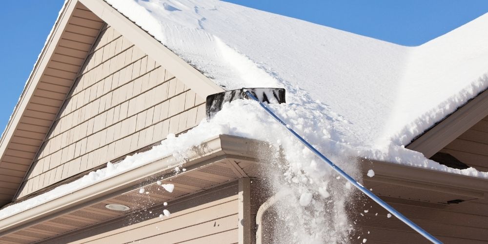 Déneigement de toitures résidentielles, commerciales et agricoles en Beauce par Multiservices Daniel Vachon